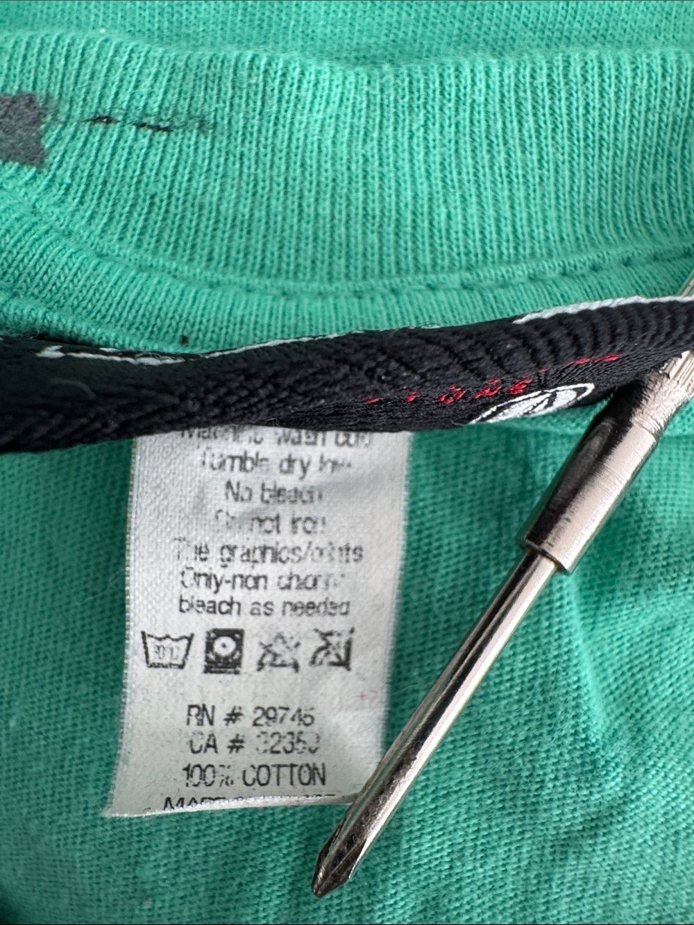 2000s Volcom Graphic Tee - Picture 8 of 9
